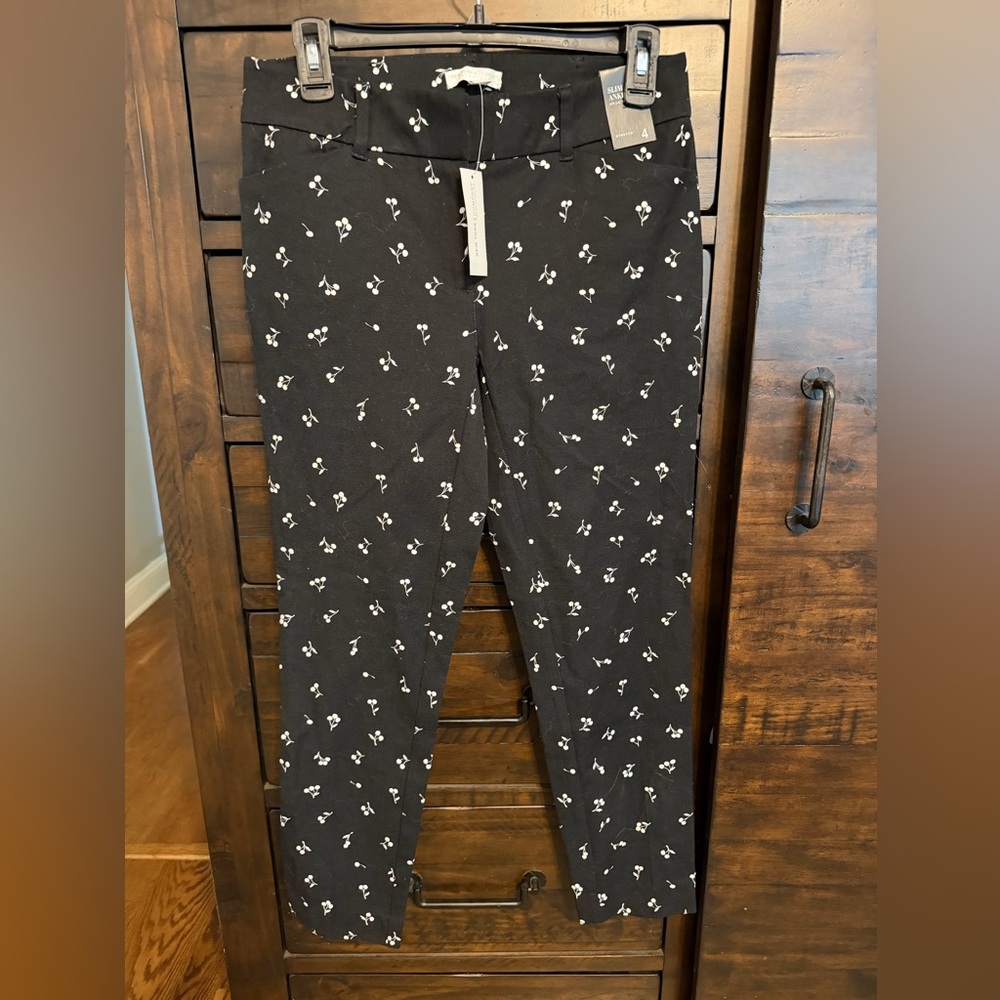 New York & Company Black Pants with White cherry print size 4 slim Ankle